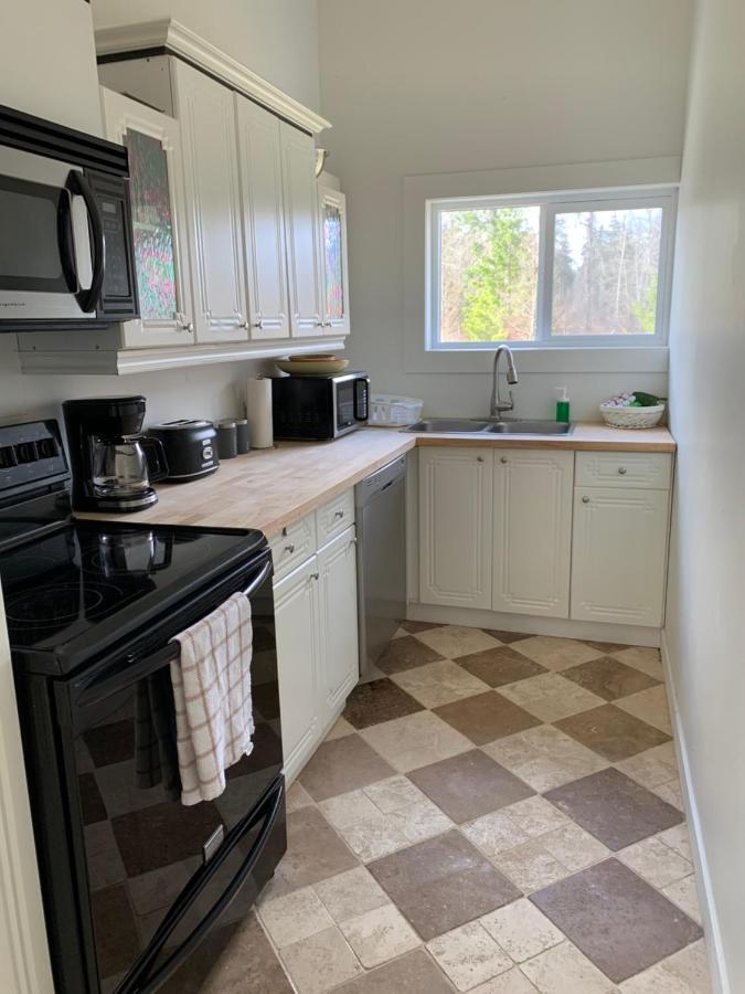 Country Home, Sleeps 6 Pets Friendly Port Alberni Buitenkant foto